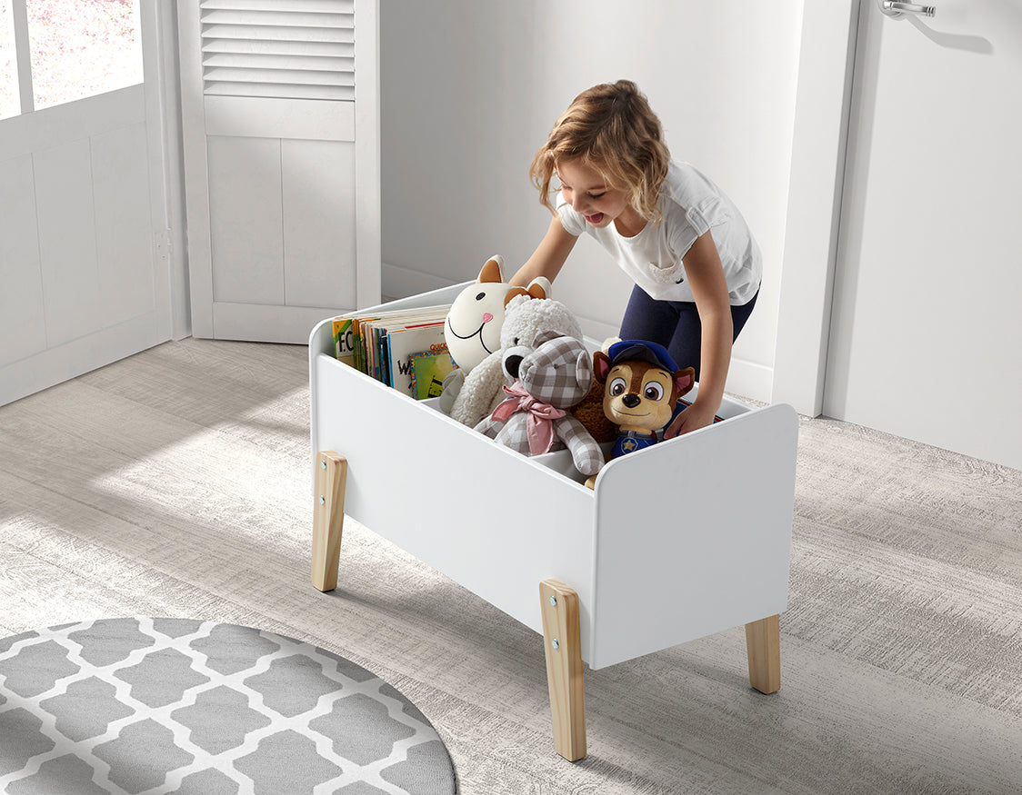 Cette combinaison KIDDY en blanc comprend un lit (90 x 200), une table de chevet et un coffre de jeu.