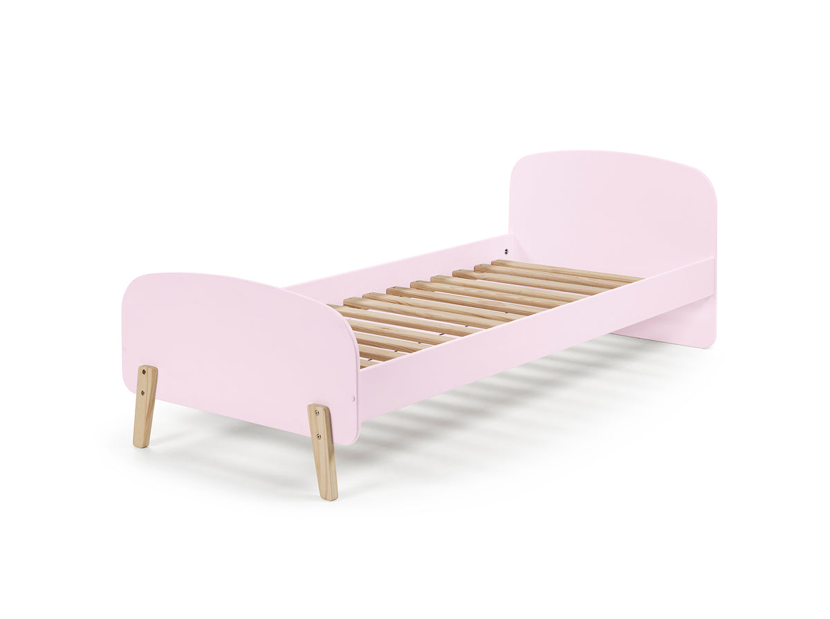 Deze KIDDY combinatie in roze bestaat uit een bed (90x200) met nachtkastje, uitvalbeveiliging en speelkoffer.