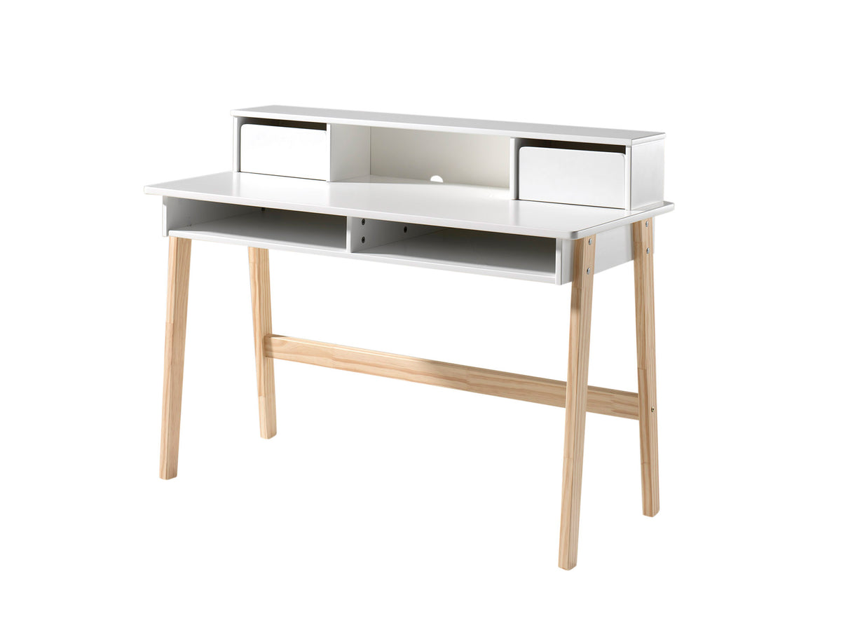Deze KIDDY-combinatie in wit bestaat uit een bed (90x200) met bijbehorend rolbed en bureau.